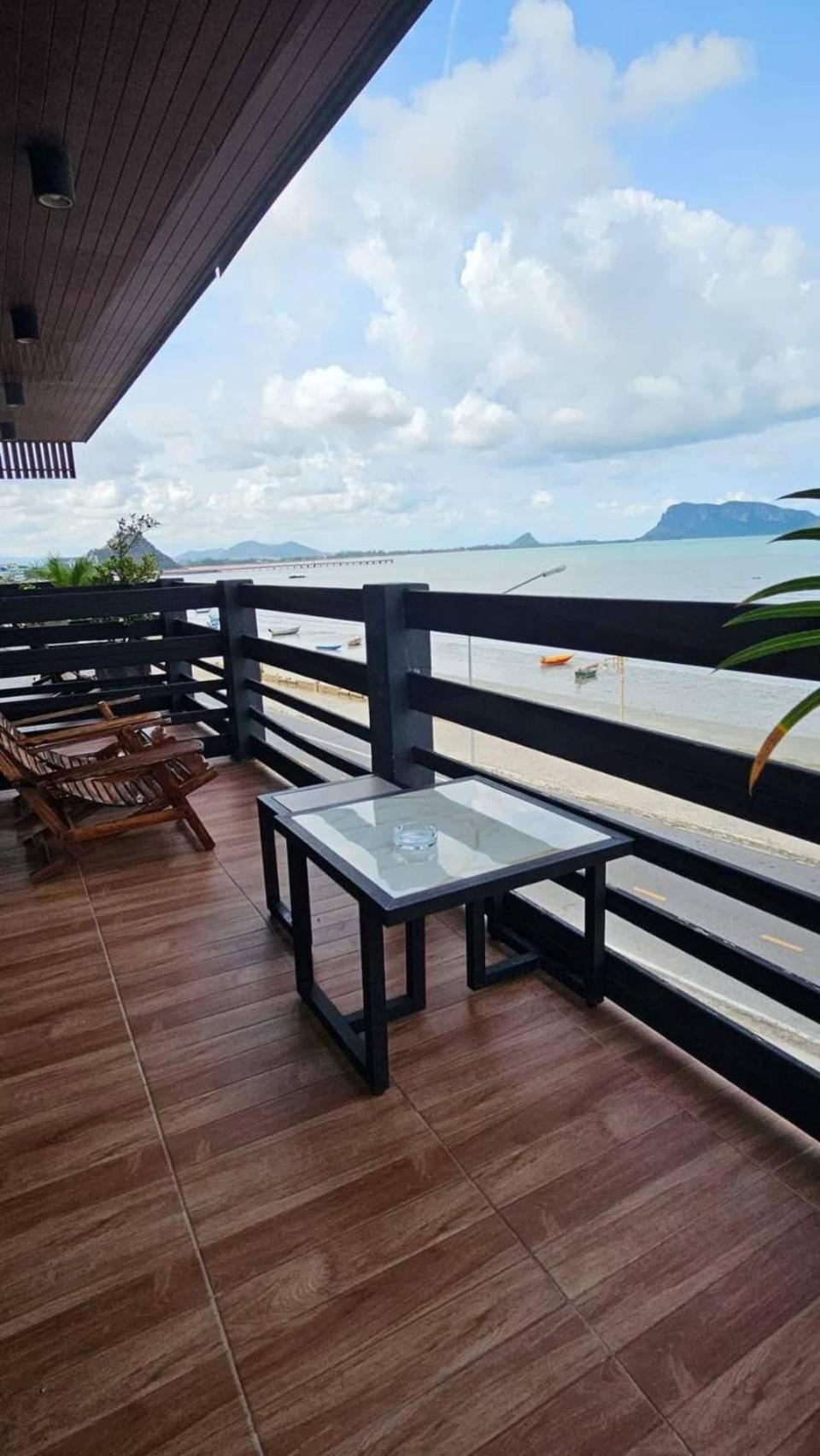 Zea Zide Hotel 쁘라쭈압키리칸 외부 사진